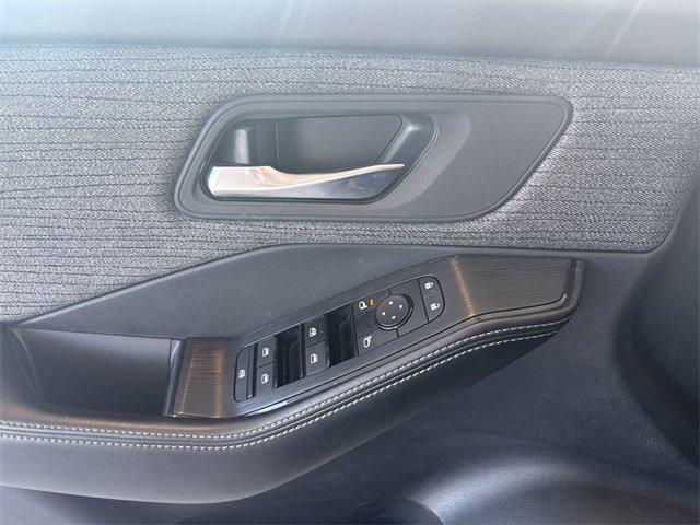 Photo of 2023 Gun Metallic Nissan Rogue