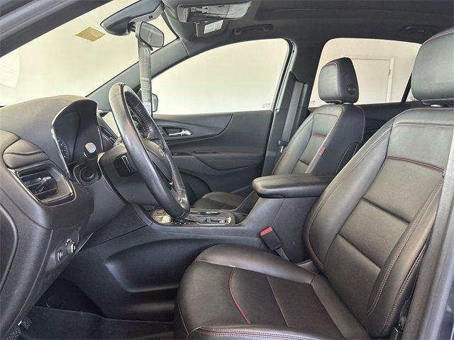 Photo of 2022 Iron Gray Metallic Chevrolet Equinox