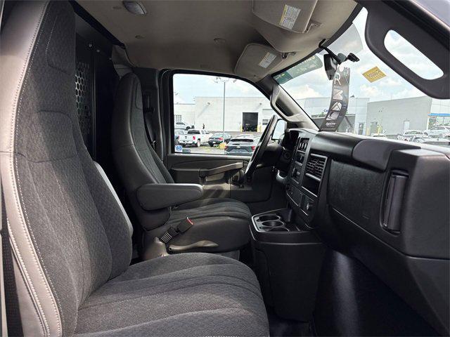 Photo of 2024 Summit White GMC Savana 2500