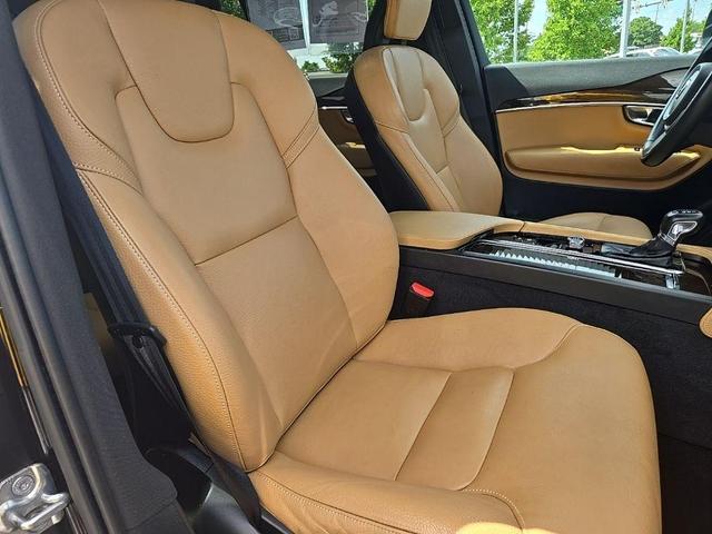 Photo of 2019 Onyx Black Metallic Volvo XC90