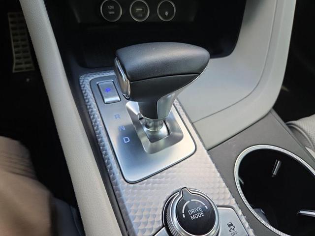 Photo of 2023 Uyuni White Genesis G70