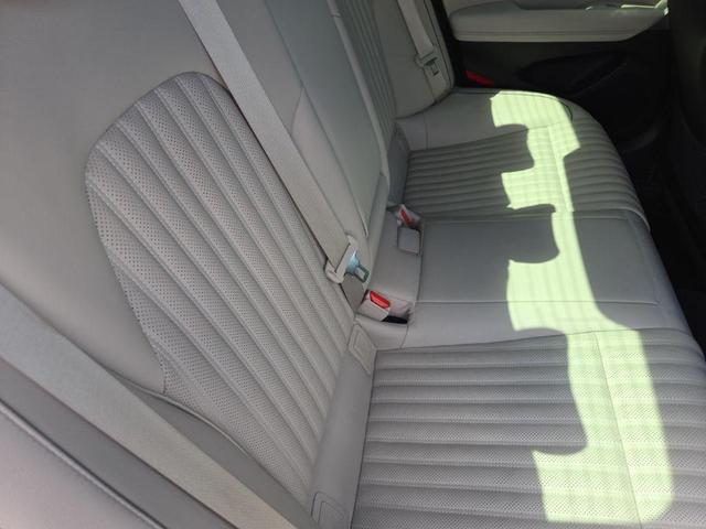 Photo of 2023 Uyuni White Genesis G70