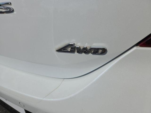 Photo of 2023 Uyuni White Genesis G70