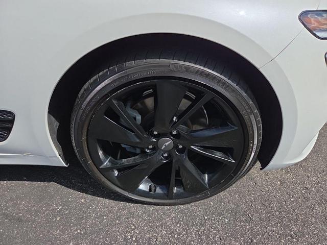 Photo of 2023 Uyuni White Genesis G70
