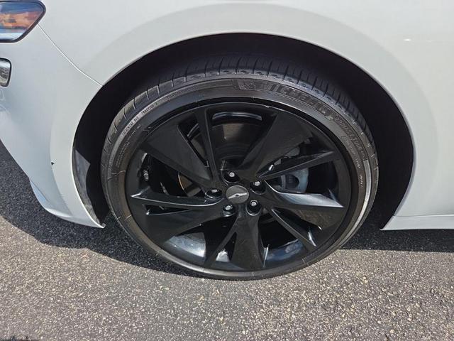 Photo of 2023 Uyuni White Genesis G70