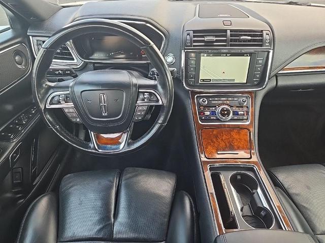 Photo of 2018 White Platinum Tri-Coat Metallic Lincoln Continental
