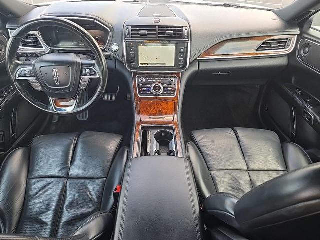 Photo of 2018 White Platinum Tri-Coat Metallic Lincoln Continental