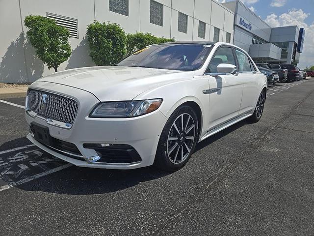 Photo of 2018 White Platinum Tri-Coat Metallic Lincoln Continental