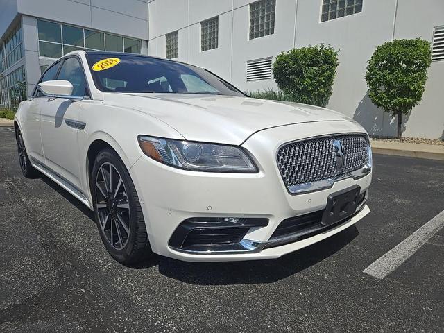 Photo of 2018 White Platinum Tri-Coat Metallic Lincoln Continental