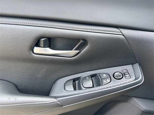 Photo of 2025 Rosewood Metallic Nissan Sentra