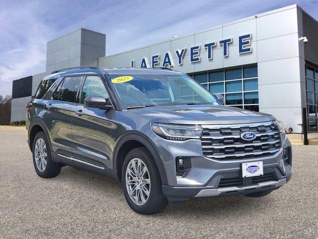 Photo of 2025 CARBONIZED GRAY METALLIC Ford Explorer