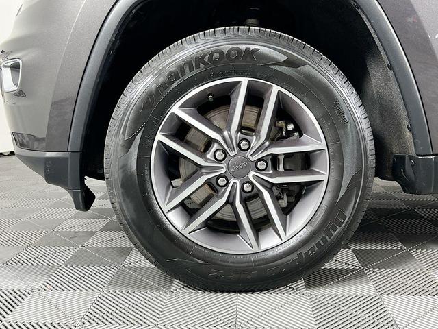 Photo of 2021 Granite Crystal Clearcoat Metallic Jeep Grand Cherokee