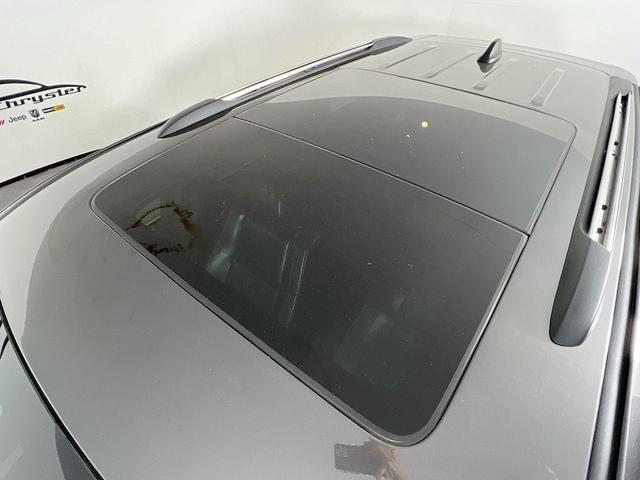 Photo of 2021 Granite Crystal Clearcoat Metallic Jeep Grand Cherokee