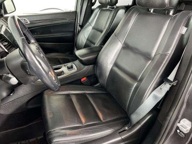 Photo of 2021 Granite Crystal Clearcoat Metallic Jeep Grand Cherokee