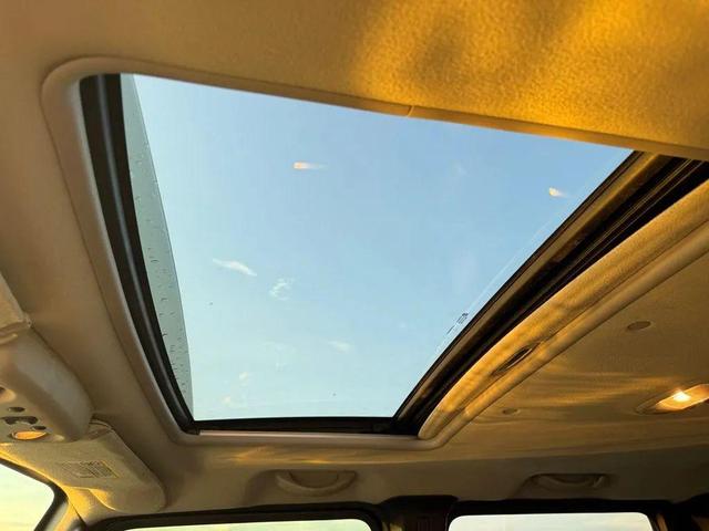 Photo of 2005 Black Hummer H2