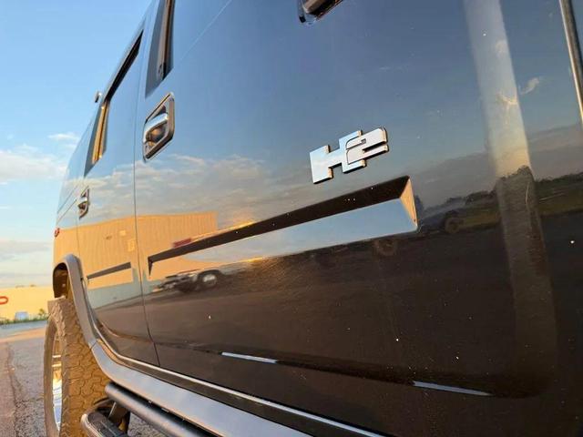 Photo of 2005 Black Hummer H2