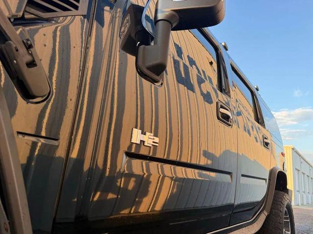 Photo of 2005 Black Hummer H2