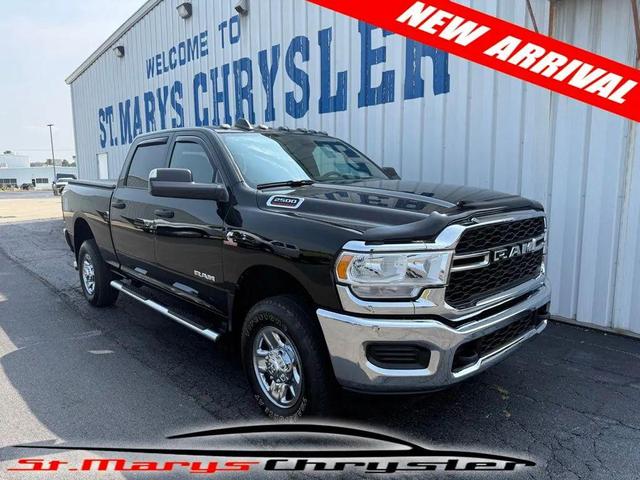 Photo of 2022 Diamond Black Crystal Pearlcoat RAM 2500