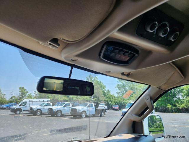 Photo of 2018 Summit White GMC Savana 2500