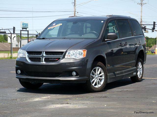 Photo of 2019 Granite Pearlcoat Dodge Grand Caravan