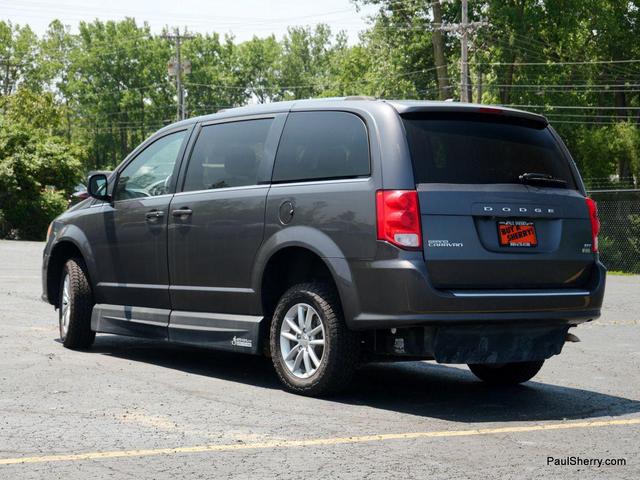 Photo of 2019 Granite Pearlcoat Dodge Grand Caravan
