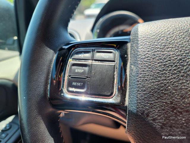 Photo of 2019 Granite Pearlcoat Dodge Grand Caravan