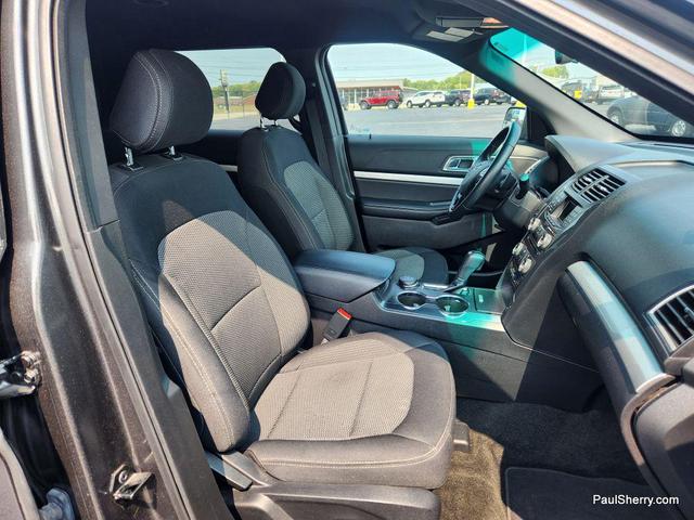 Photo of 2017 Magnetic Metallic Ford Explorer