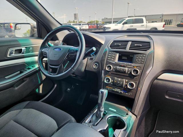 Photo of 2017 Magnetic Metallic Ford Explorer