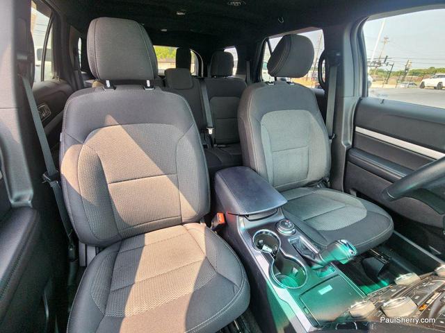 Photo of 2017 Magnetic Metallic Ford Explorer