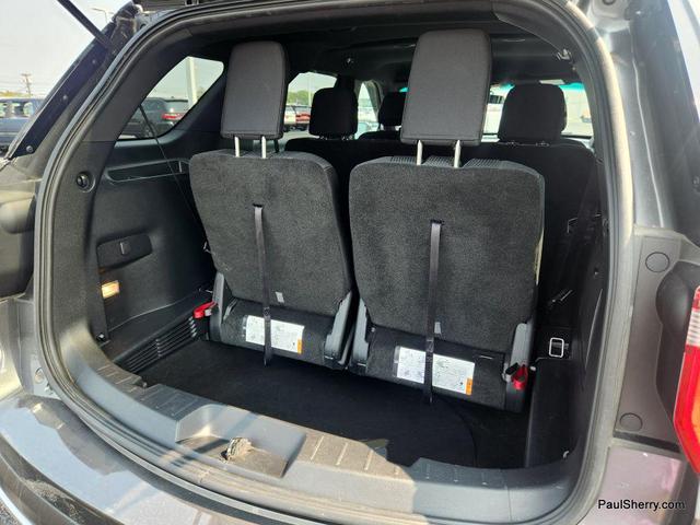 Photo of 2017 Magnetic Metallic Ford Explorer