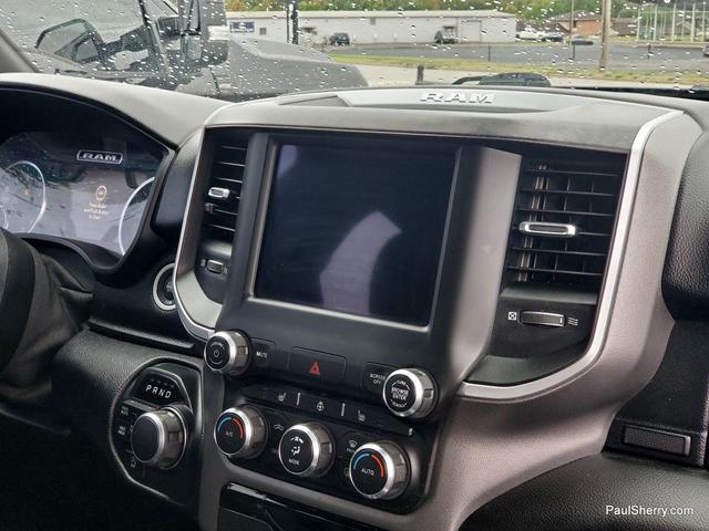 Photo of 2019 Diamond Black Crystal Pearlcoat RAM 1500
