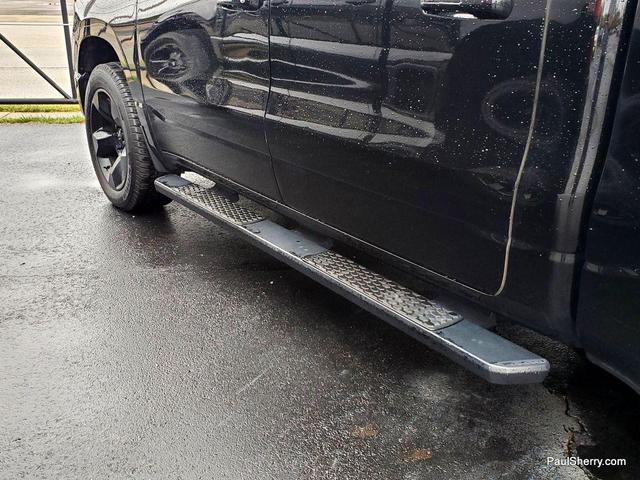 Photo of 2019 Diamond Black Crystal Pearlcoat RAM 1500