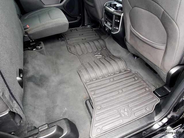Photo of 2019 Diamond Black Crystal Pearlcoat RAM 1500