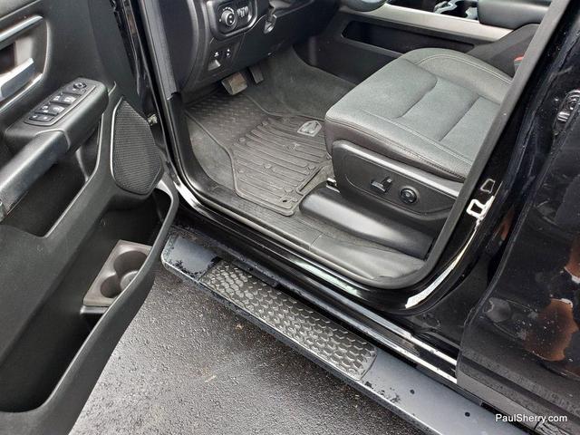 Photo of 2019 Diamond Black Crystal Pearlcoat RAM 1500