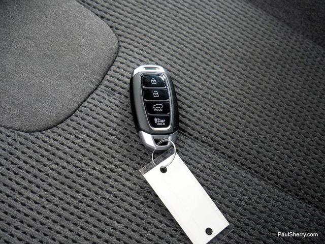 Photo of 2019 Machine Gray Hyundai SANTA FE