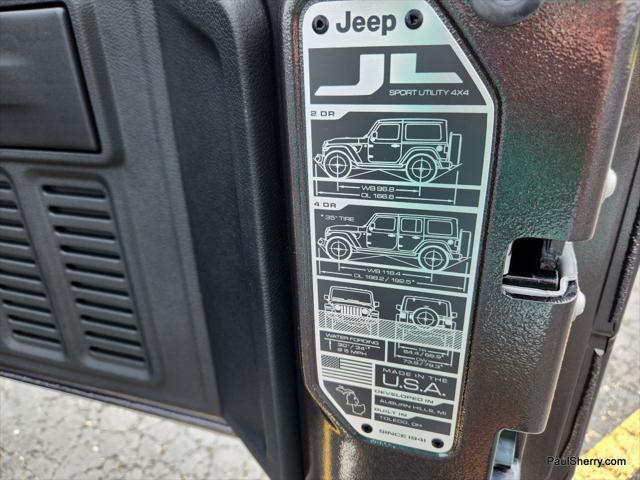 Photo of 2025 Granite Crystal Metallic Clearcoat Jeep Wrangler