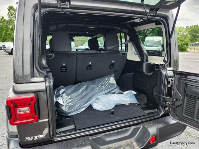 Photo of 2025 Granite Crystal Metallic Clearcoat Jeep Wrangler