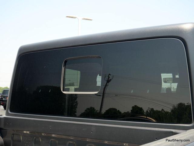 Photo of 2023 Granite Crystal Metallic Clearcoat Jeep Gladiator