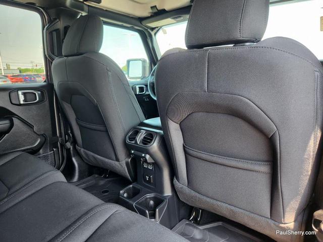 Photo of 2023 Granite Crystal Metallic Clearcoat Jeep Gladiator