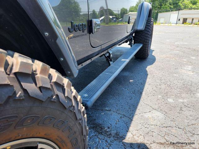 Photo of 2023 Granite Crystal Metallic Clearcoat Jeep Gladiator