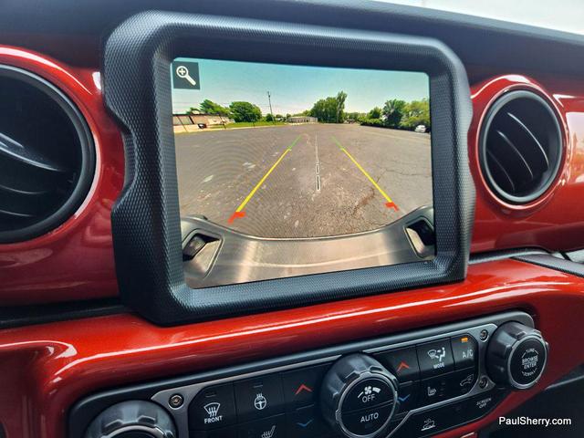Photo of 2023 Granite Crystal Metallic Clearcoat Jeep Gladiator