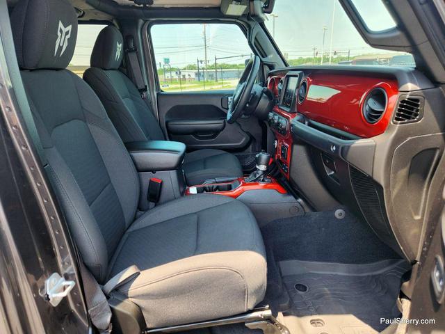 Photo of 2023 Granite Crystal Metallic Clearcoat Jeep Gladiator