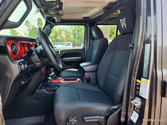Photo of 2023 Granite Crystal Metallic Clearcoat Jeep Gladiator