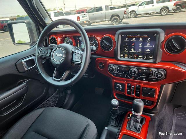 Photo of 2023 Granite Crystal Metallic Clearcoat Jeep Gladiator