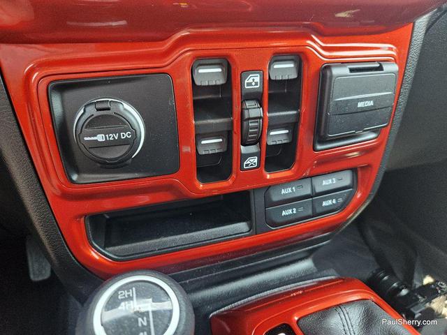 Photo of 2023 Granite Crystal Metallic Clearcoat Jeep Gladiator