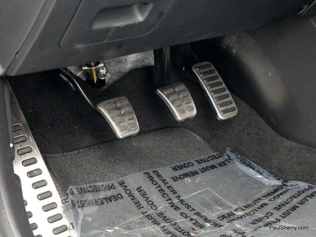 Photo of 2023 Snow White Pearl Kia Forte