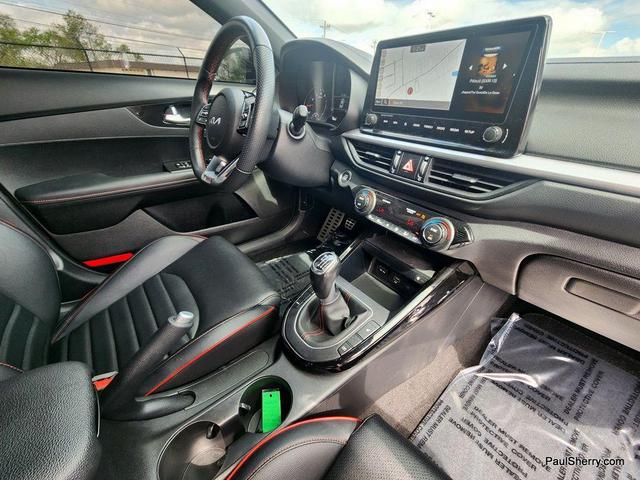 Photo of 2023 Snow White Pearl Kia Forte