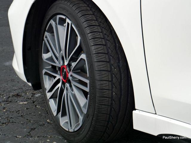 Photo of 2023 Snow White Pearl Kia Forte