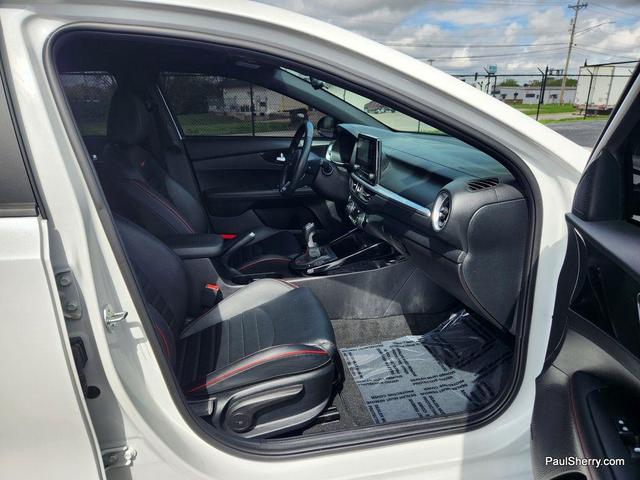 Photo of 2023 Snow White Pearl Kia Forte