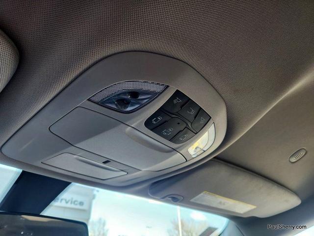 Photo of 2022 Granite Crystal Metallic Clearcoat Chrysler Voyager
